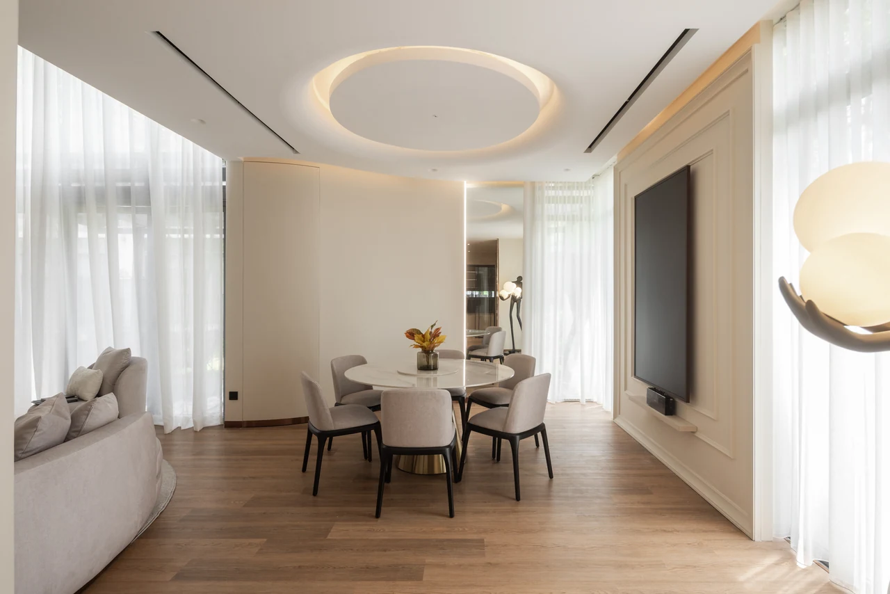 Breezeway DPC: Dining room