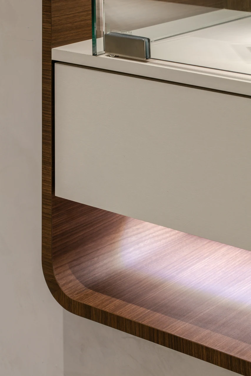 TS Seconds: Cabinet detail