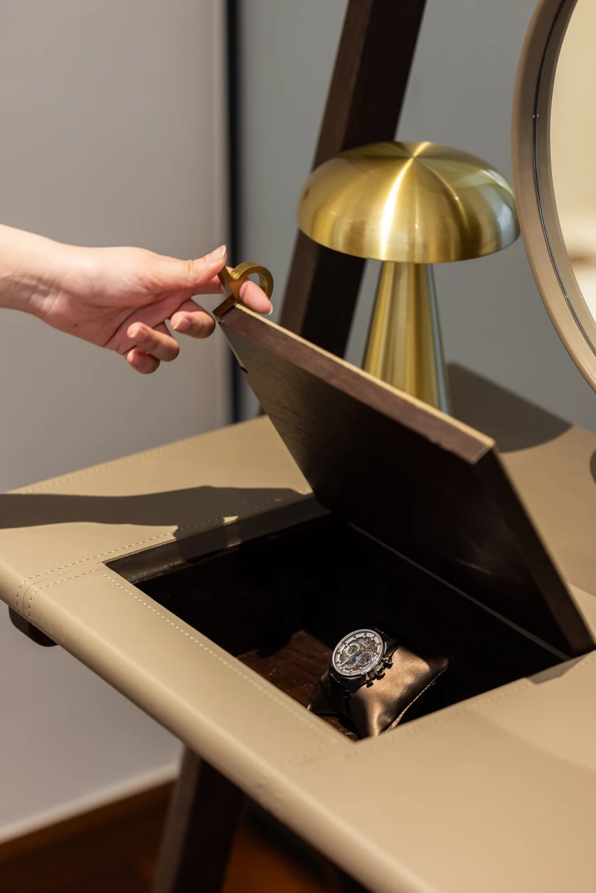 The Manor KLCC: Fitted vanity
