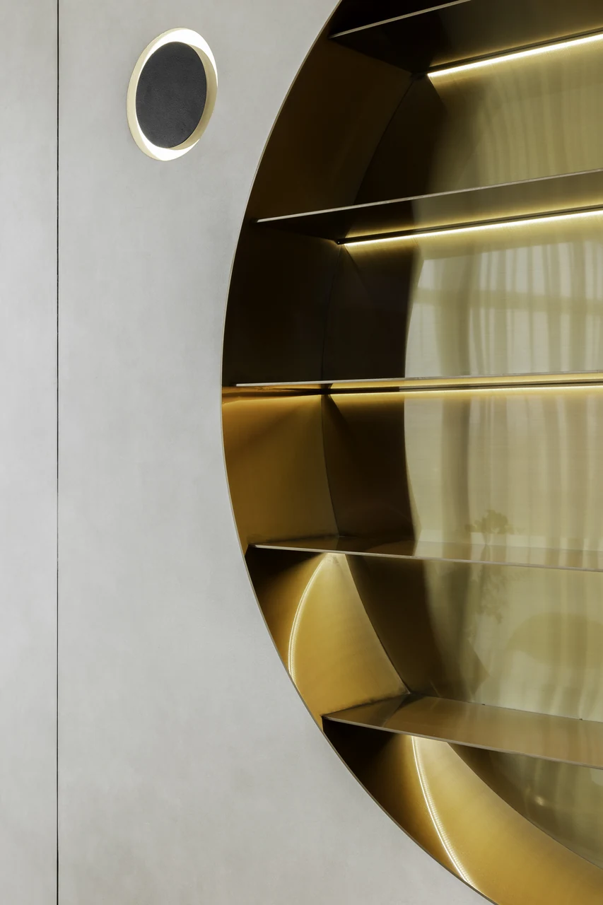 Banyan Tree Residence: Brass